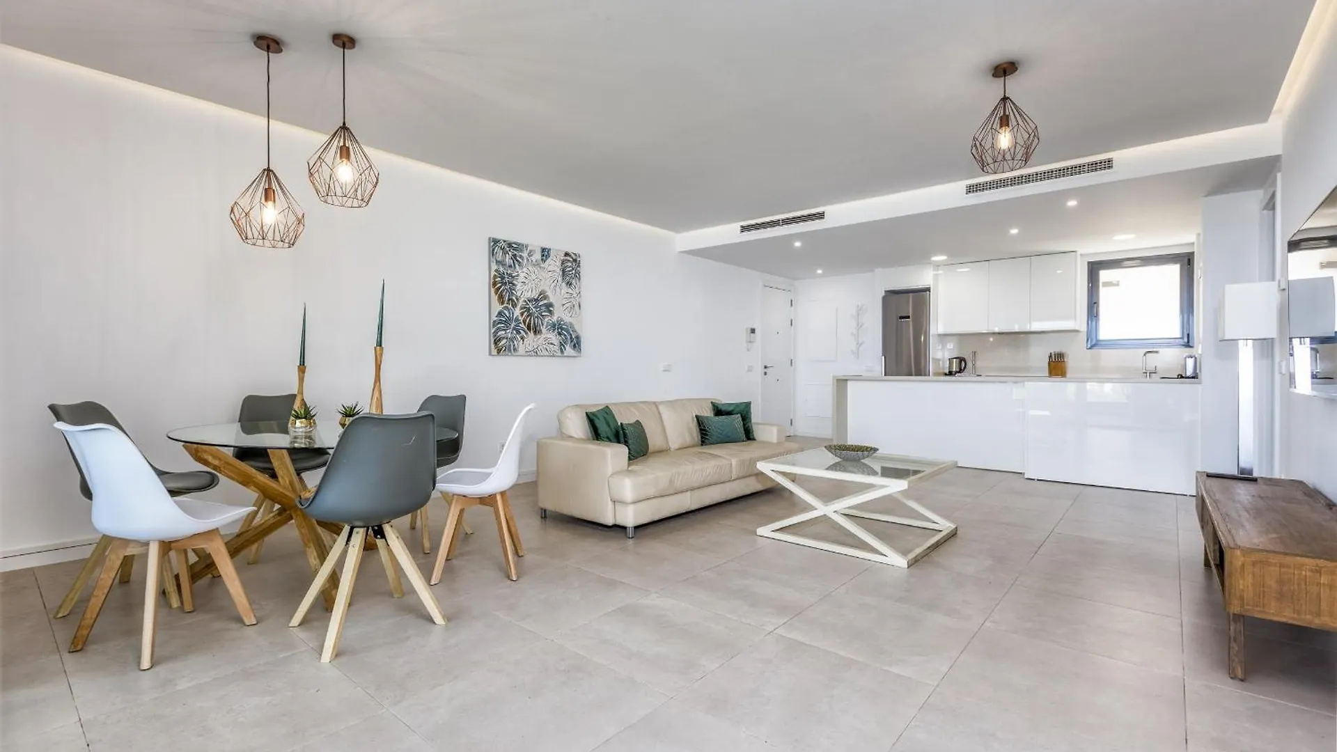Апартаменты Vivi Homes - Boa Pool, Terrace & Sea View Фуэнхирола