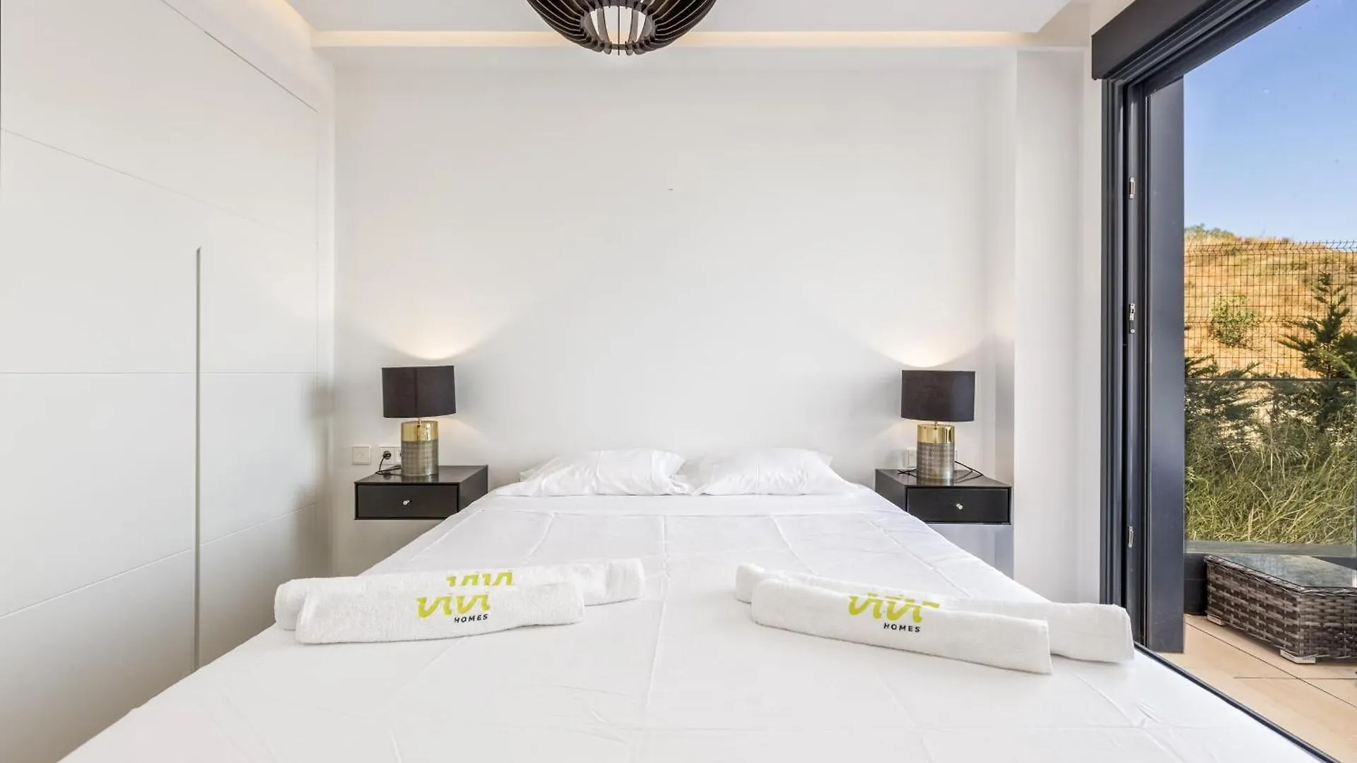 Vivi Homes - Boa Pool, Terrace & Sea View Фуэнхирола Апартаменты