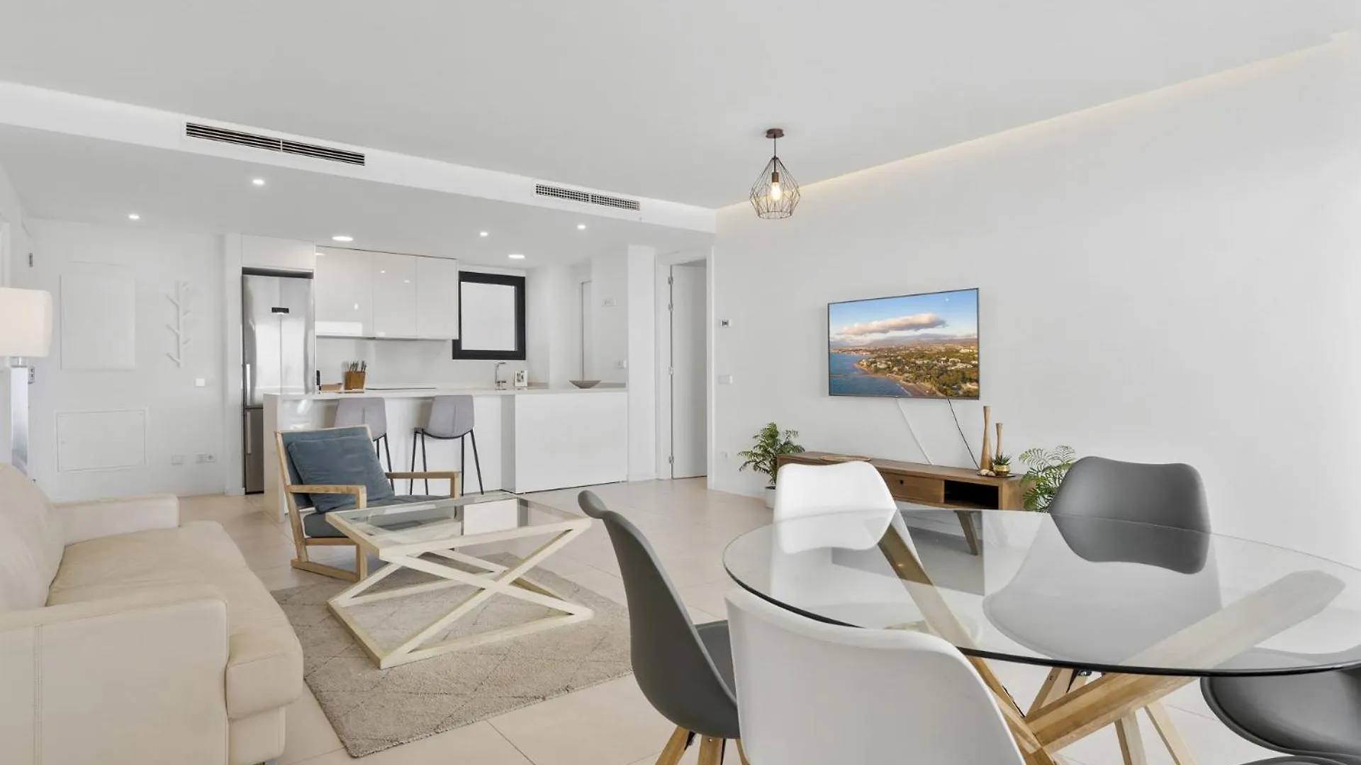 Апартаменты Vivi Homes - Boa Pool, Terrace & Sea View Фуэнхирола
