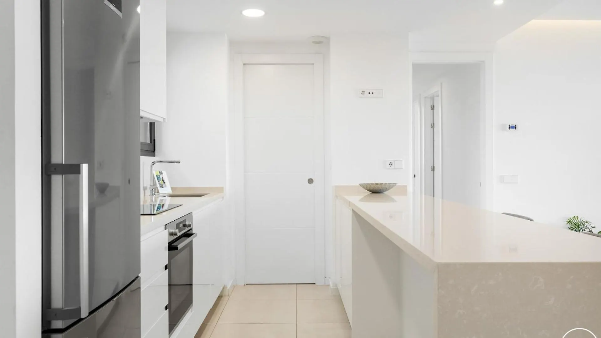 Vivi Homes - Boa Pool, Terrace & Sea View Фуэнхирола Апартаменты