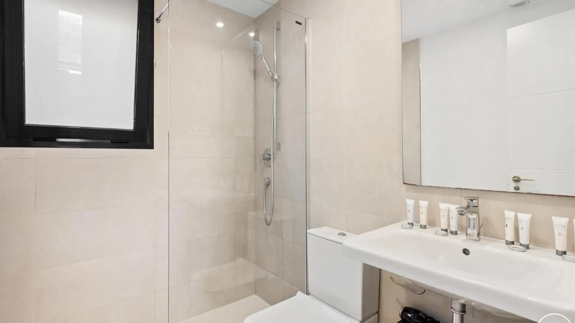 Vivi Homes - Boa Pool, Terrace & Sea View Фуэнхирола